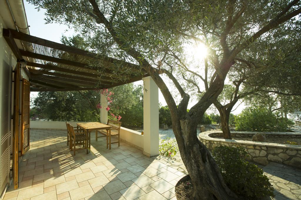 Nereidi Pool Villas Porto Ozias Eksteriør bilde