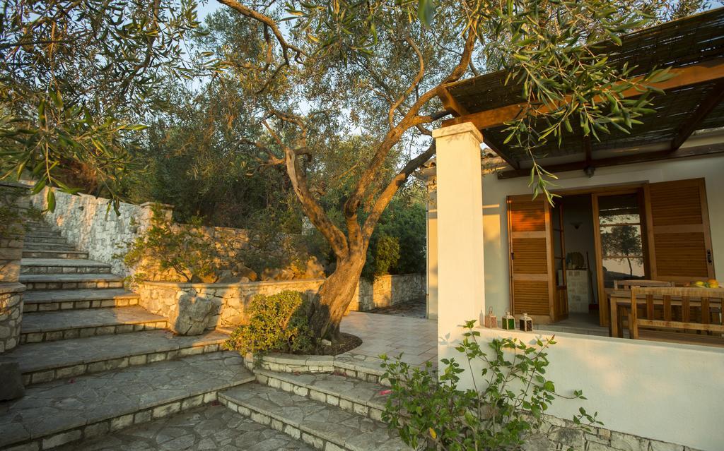 Nereidi Pool Villas Porto Ozias Eksteriør bilde